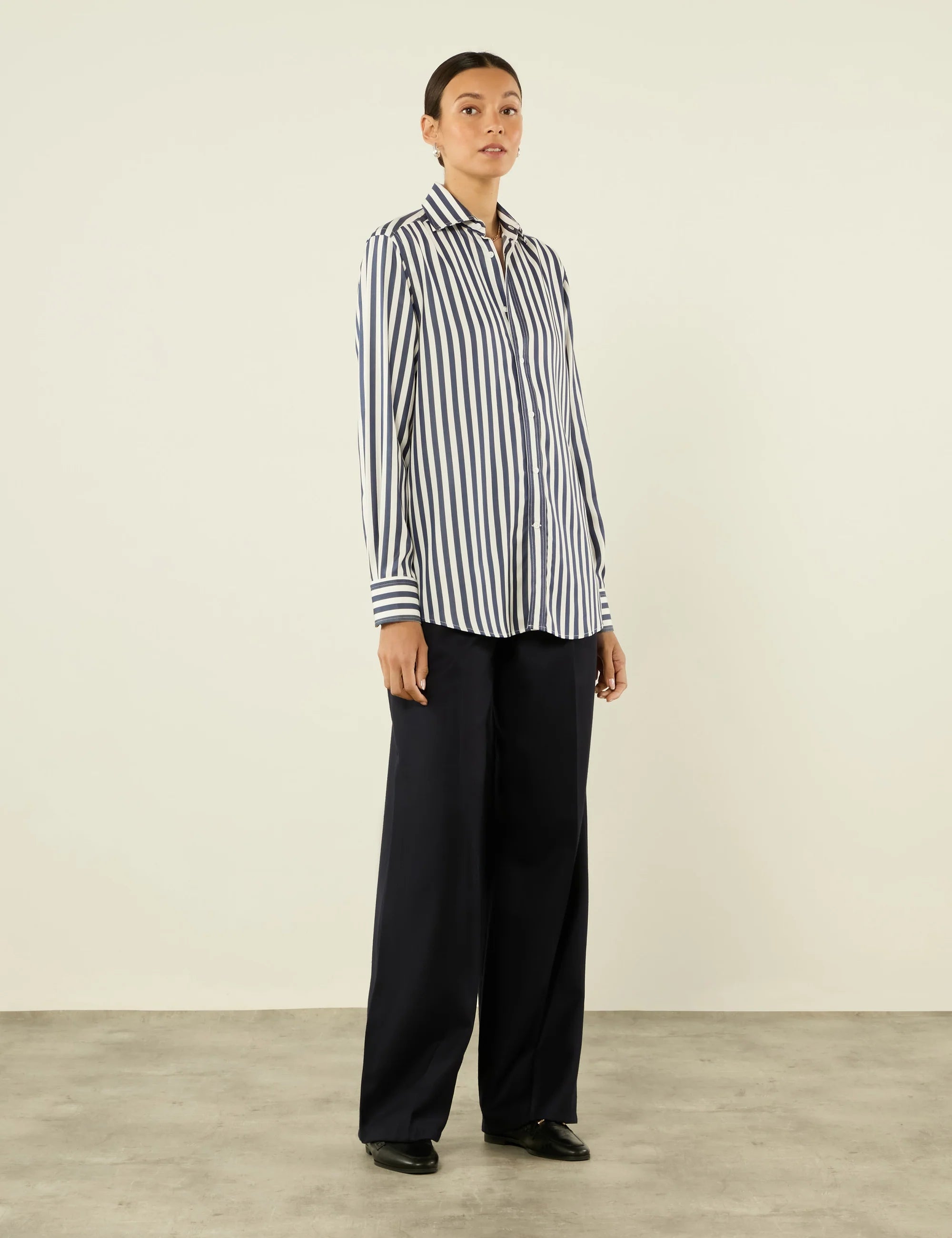 The Boyfriend: TENCEL™ Lyocell, Navy Blue Stripe Secondary image