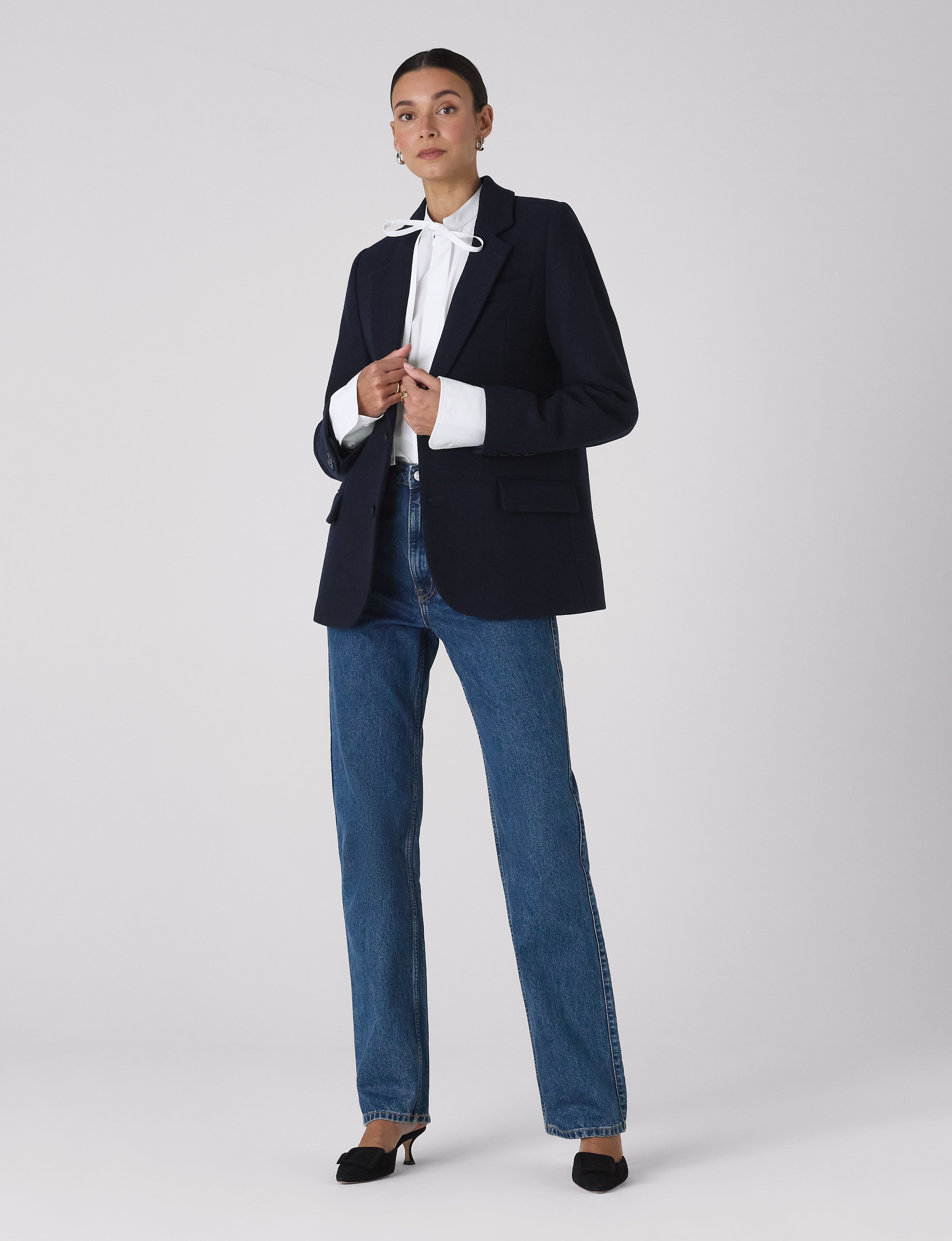 The Boyfriend Bow Tie: Fine Poplin, White Secondary image