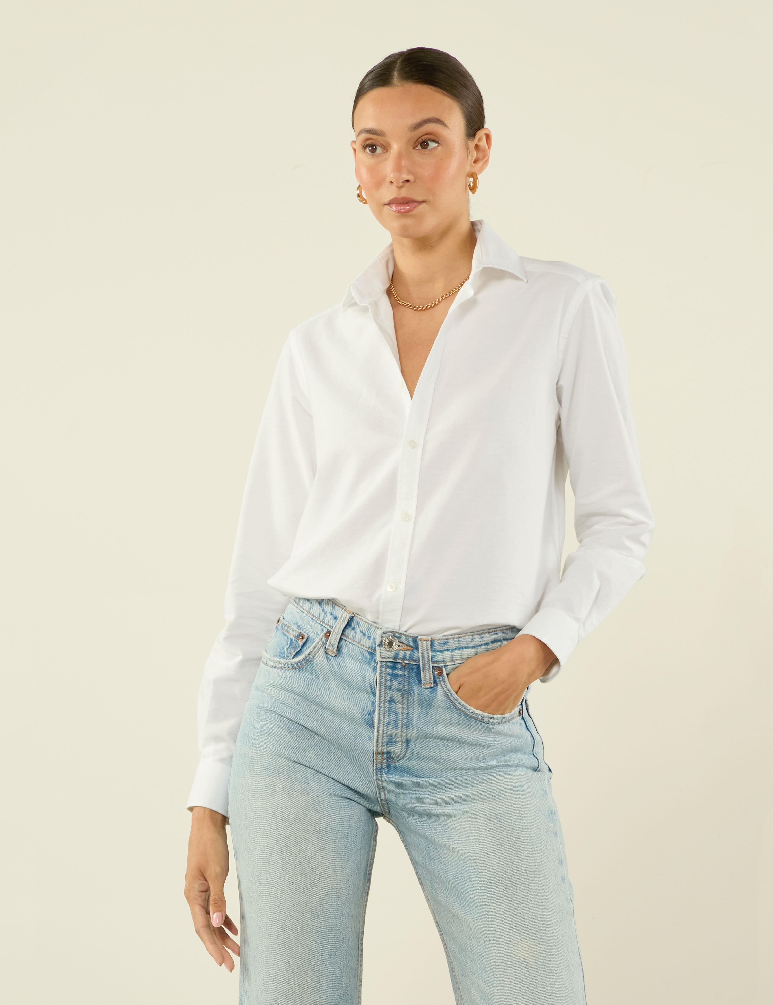 The Classic: Oxford, White Secondary image