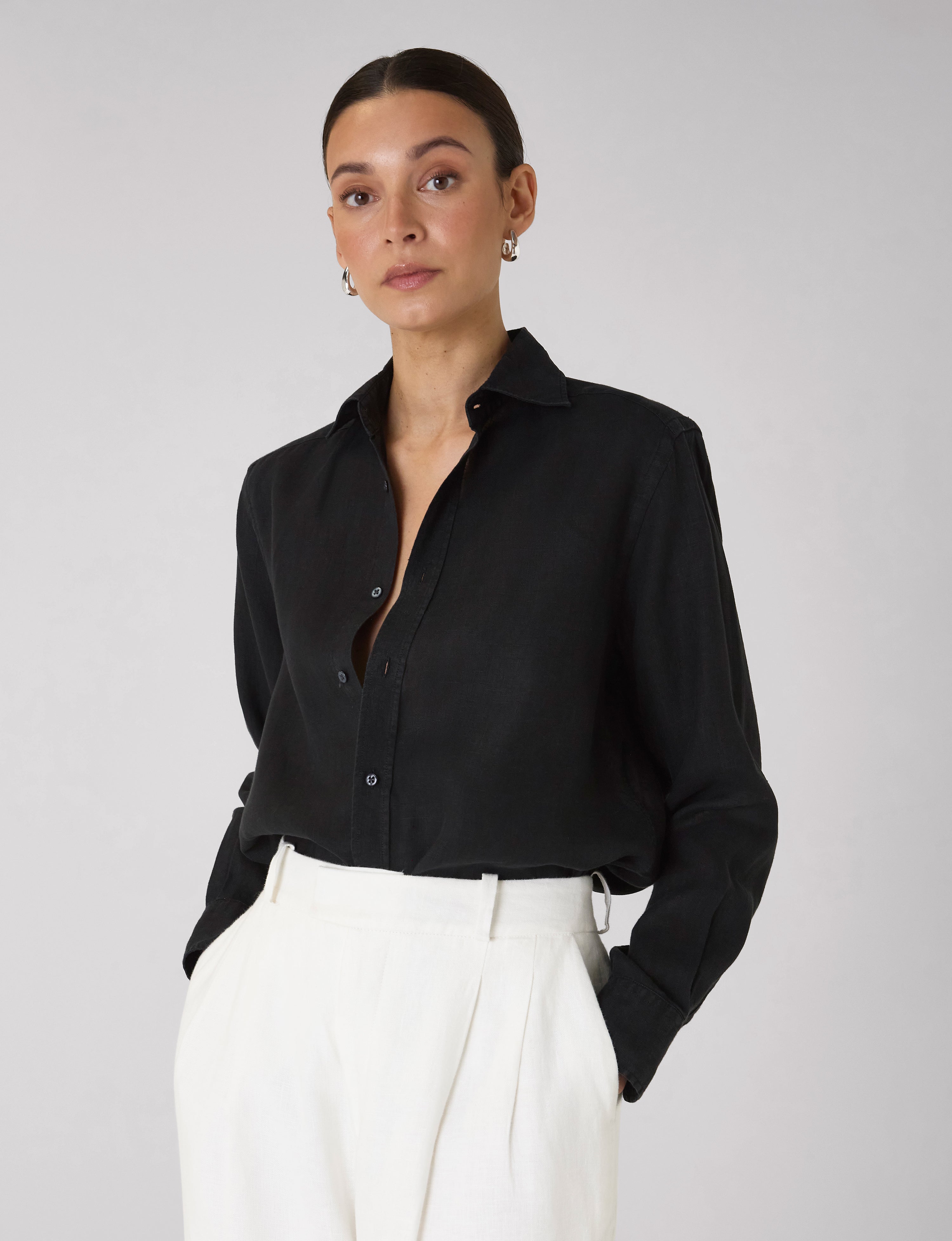 The Boyfriend: Linen, Black Secondary image