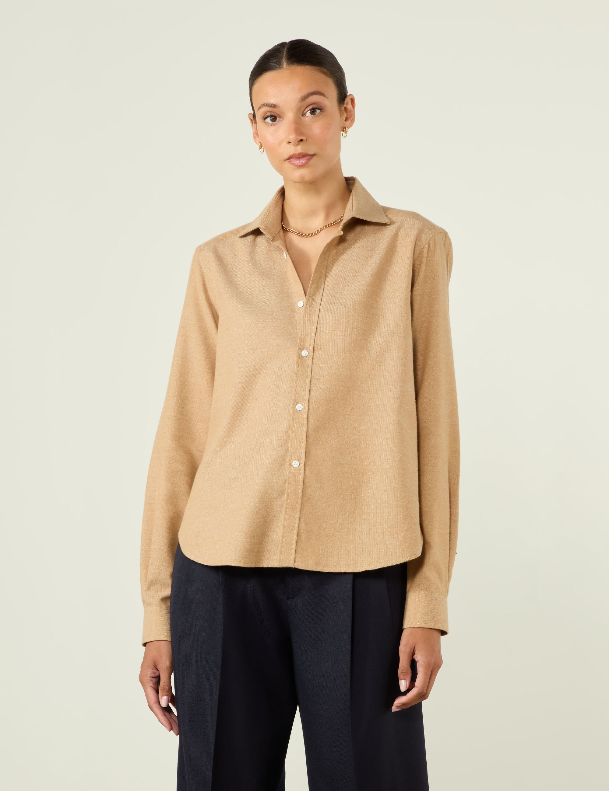 The Classic: Fine Brushed, Caramel Secondary image