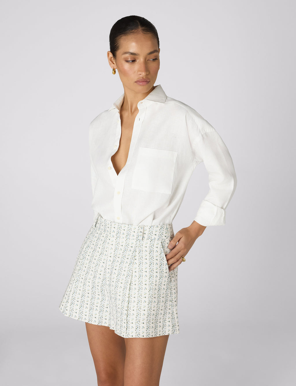 Penn Tailored Short: Linen, Plum Print