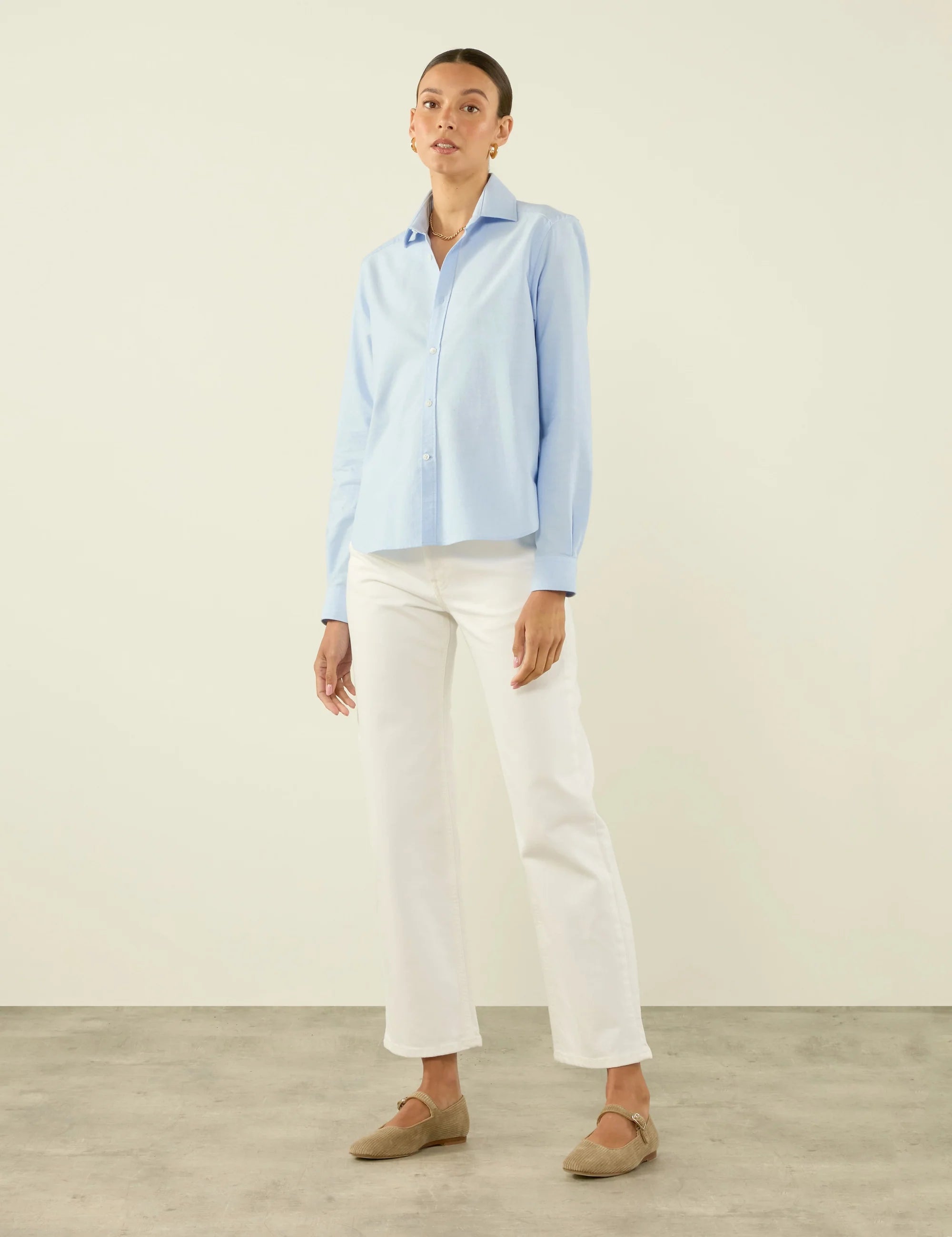 The Classic: Oxford, Celeste Blue Secondary image