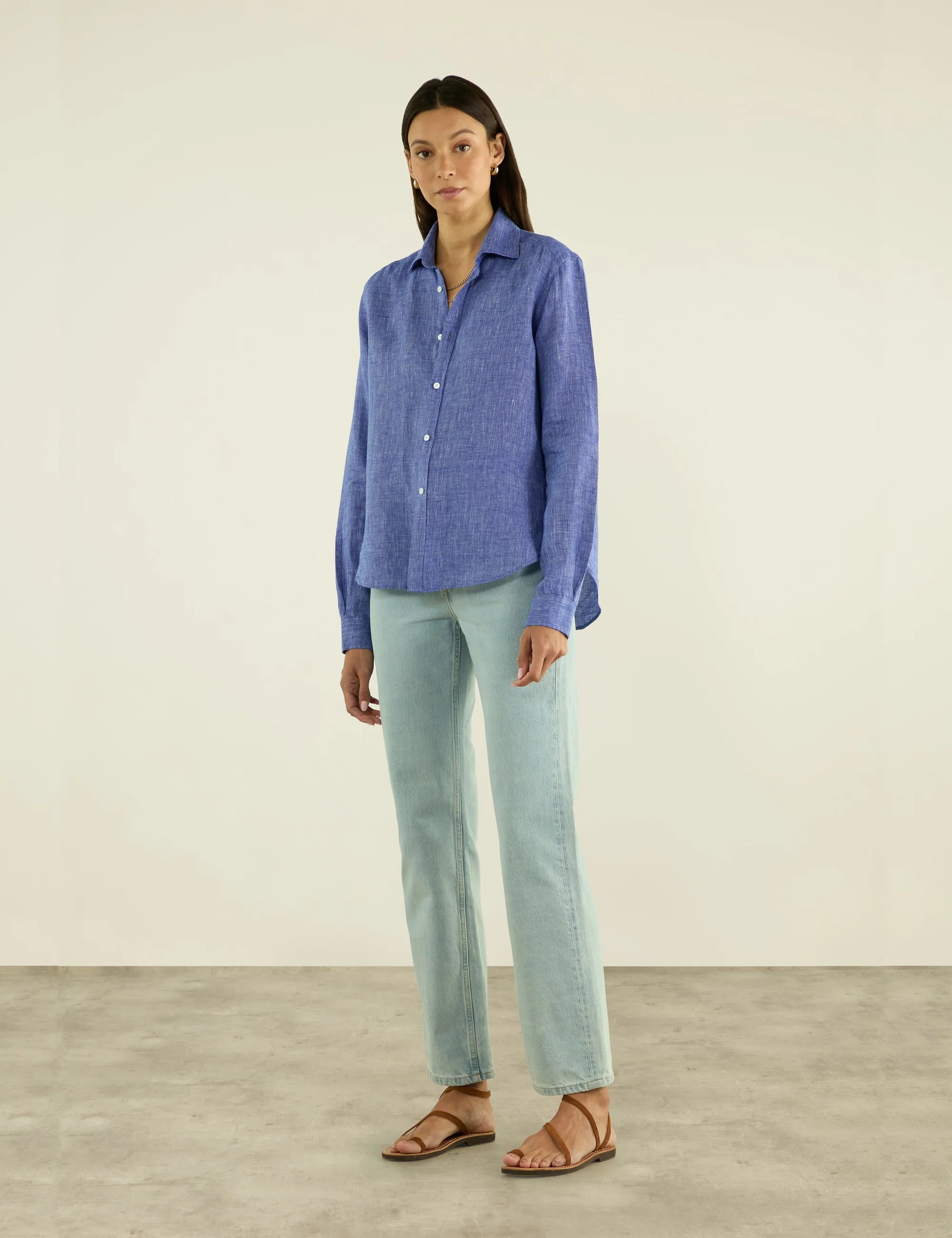 The Classic: Linen, Lapis Blue Secondary image