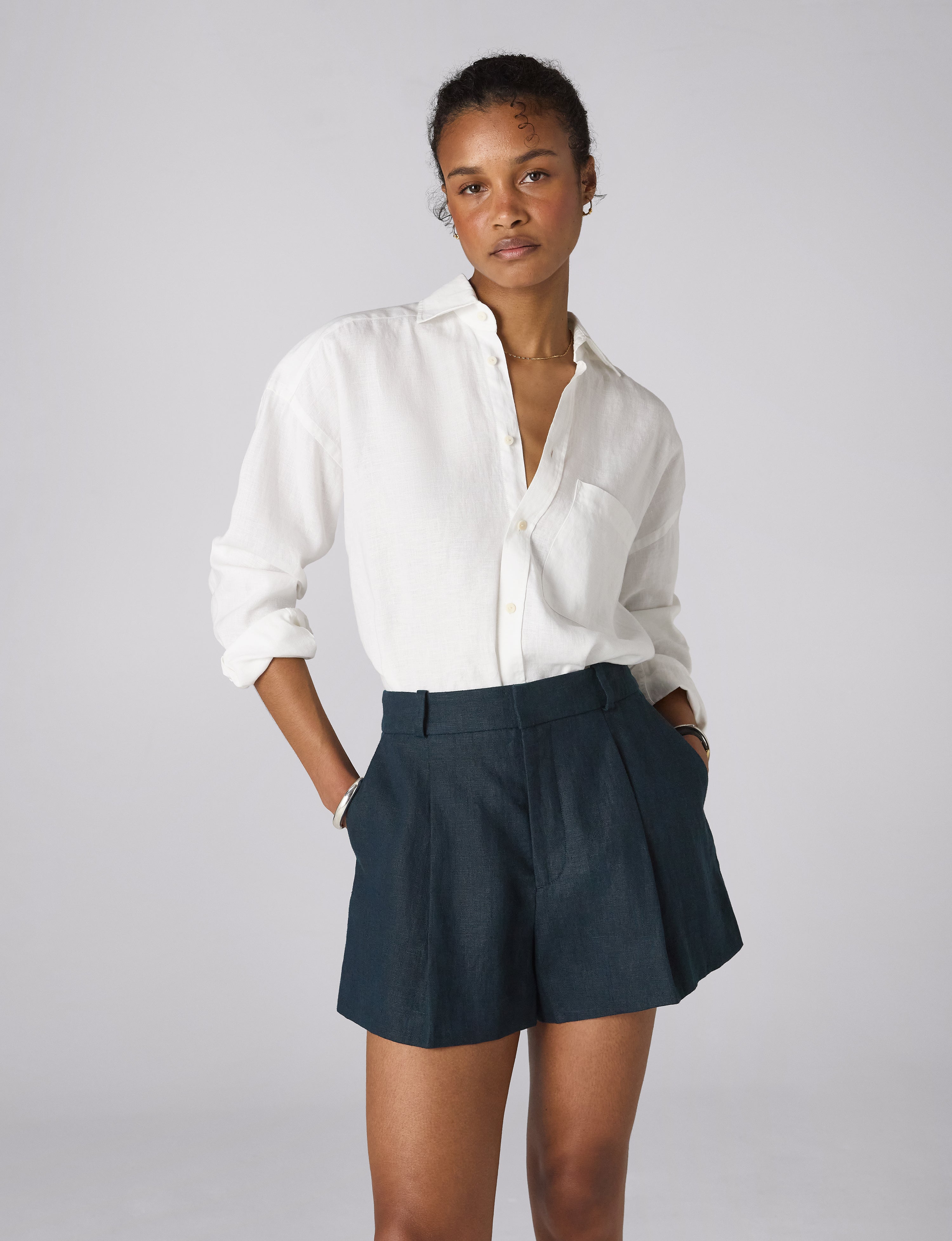 Penn Tailored Short: Linen, Navy Secondary image